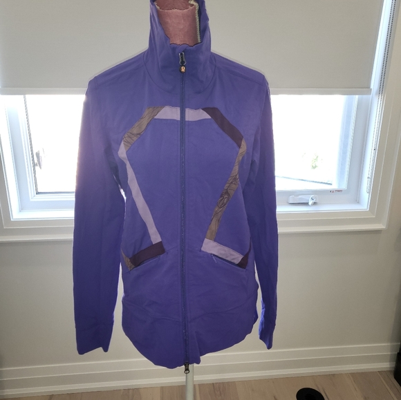 Lululemon Orgami jacket - Picture 2 of 4